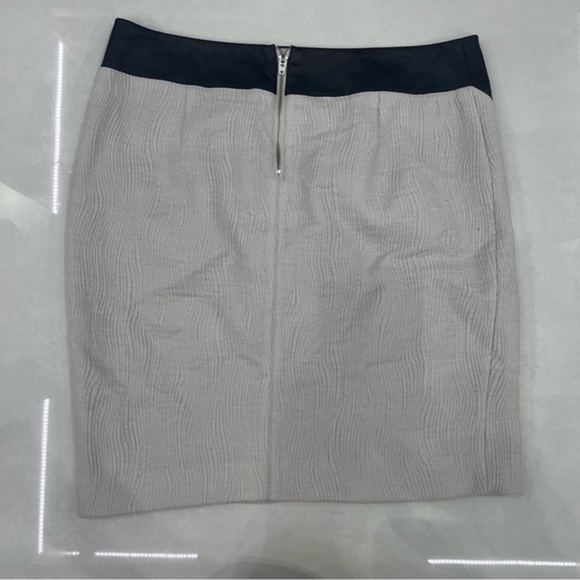 Helmut Lang Mixed Media Gray and Black skirt with Leather Trim - Picture 9 of 10